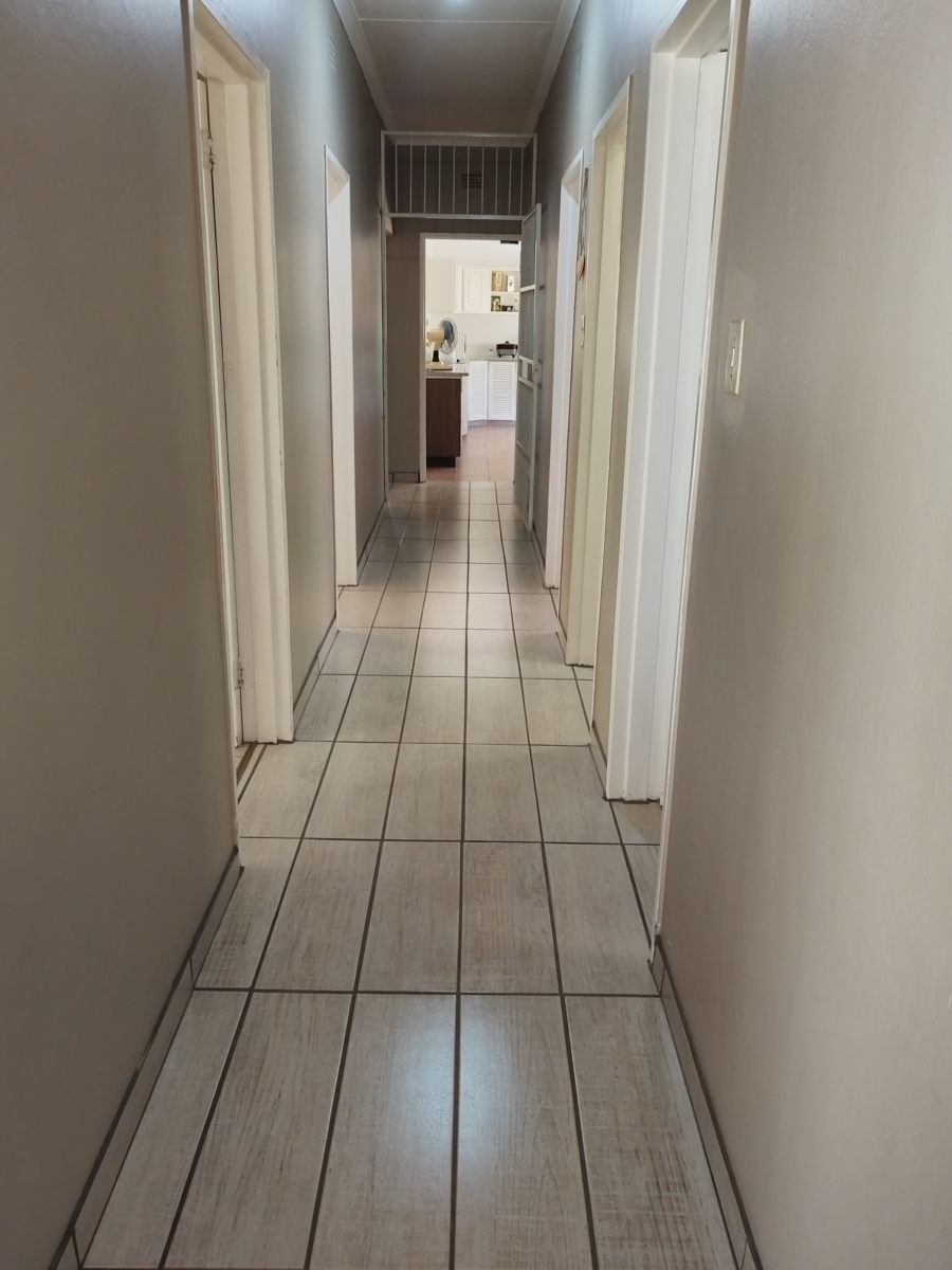 4 Bedroom Property for Sale in Jan Kempdorp Northern Cape